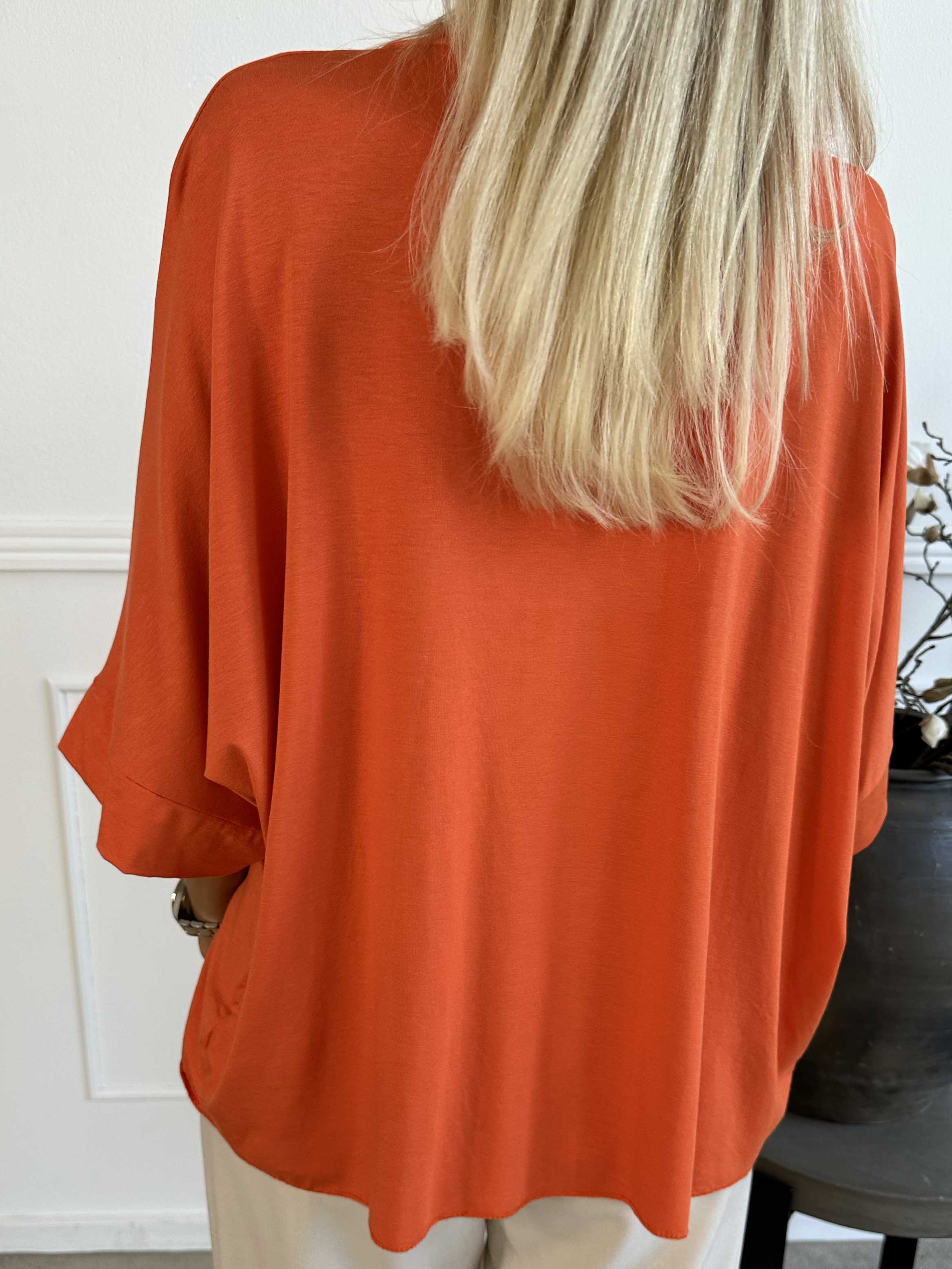 Mimi - Kort enfärgad kofta i viskos